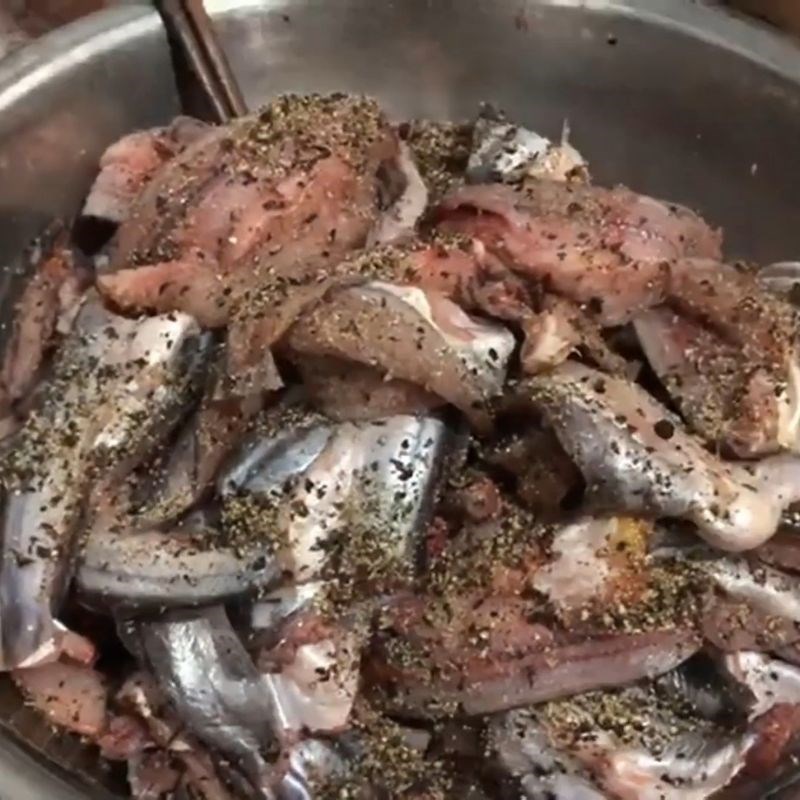 Bước 2 Tẩm ướp gia vị cho cá dứa Khô cá dứa một nắng