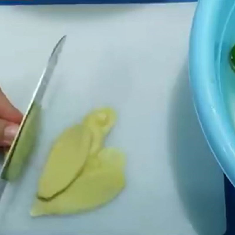 Bước 2 Thái lát và ngâm gừng giảm cay Gừng sấy khô