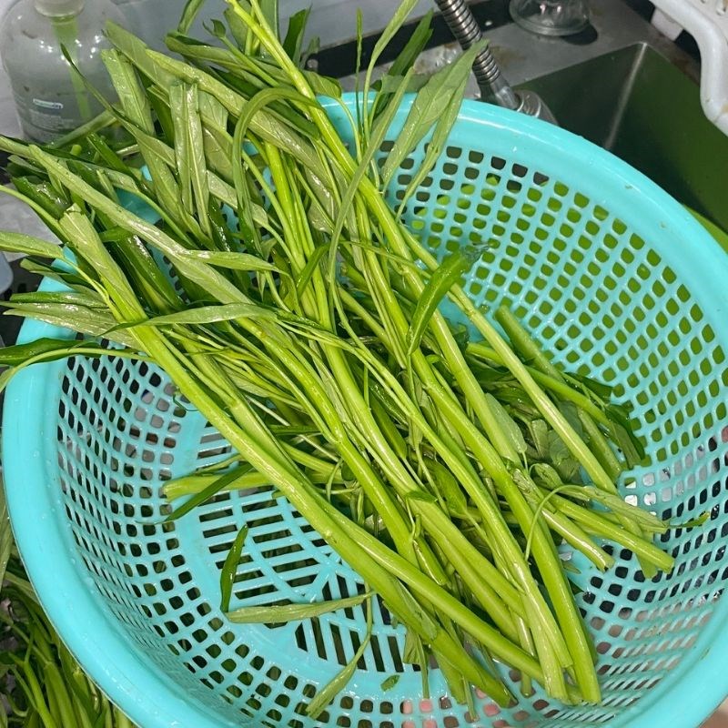 Bước 4 Thành phẩm Nhặt rau muống cuốn bánh tráng