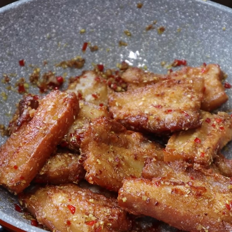 Bước 5 Thành phẩm Thịt ba chỉ chiên sả ớt