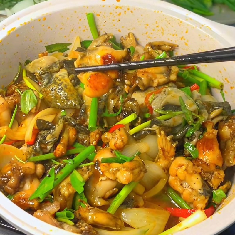 Bước 5 Thành phẩm Ếch xào sa tế