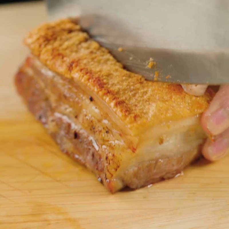 Bước 4 Thành phẩm Thịt lợn quay giòn bì