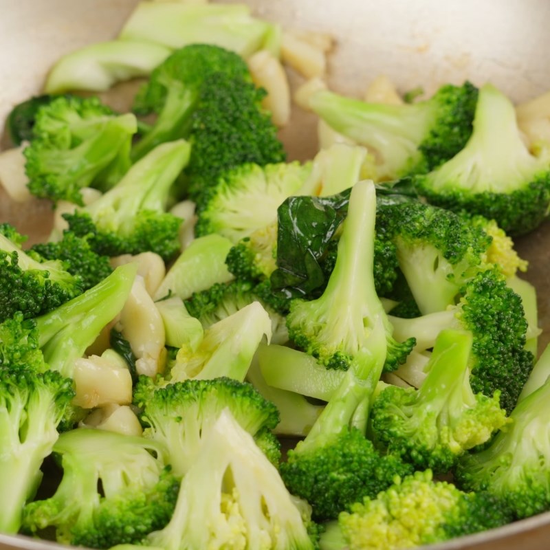 Bước 4 Thành phẩm Súp lơ xào tỏi