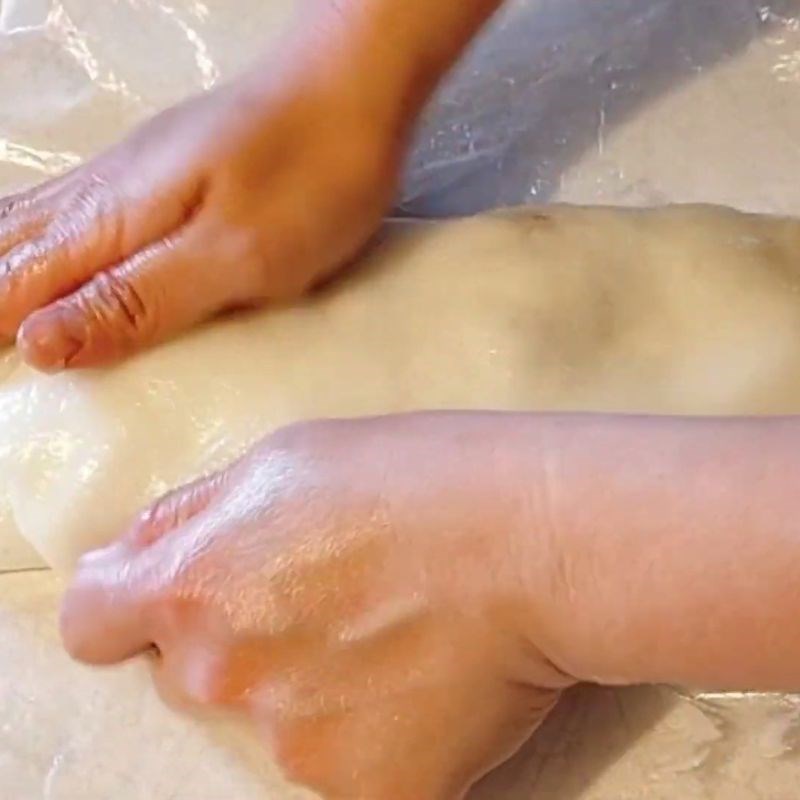 Bước 5 Thêm đậu phộng và tạo hình kẹo kéo Kẹo kéo đậu phộng