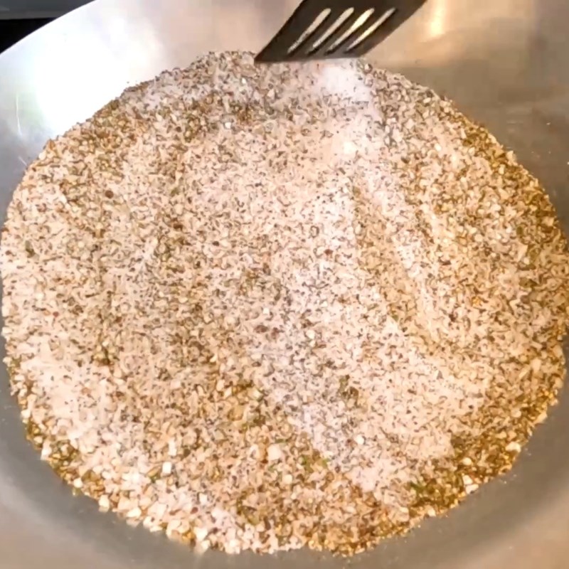 Bước 4 Thêm lá chanh và tiêu vào muối Muối tiêu chanh chấm gà