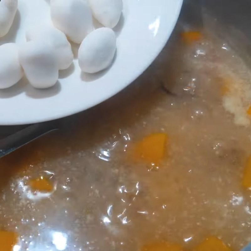 Bước 4 Thêm trái cà na và dừa non Chè kiểm