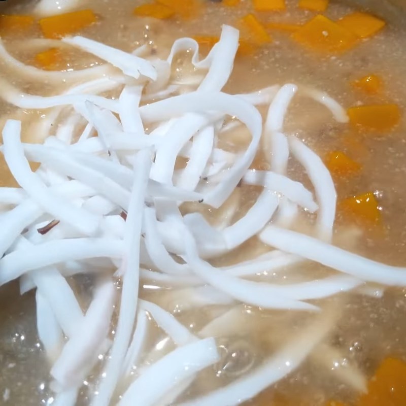 Bước 4 Thêm trái cà na và dừa non Chè kiểm