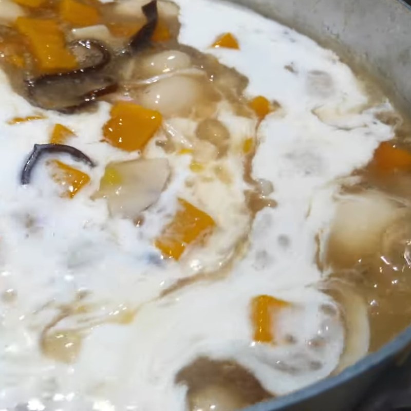 Bước 4 Thêm trái cà na và dừa non Chè kiểm