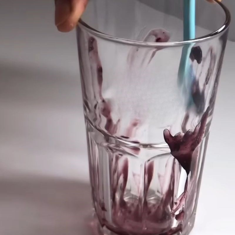 Bước 4 Trang trí ly và hoàn thành Yaourt việt quất