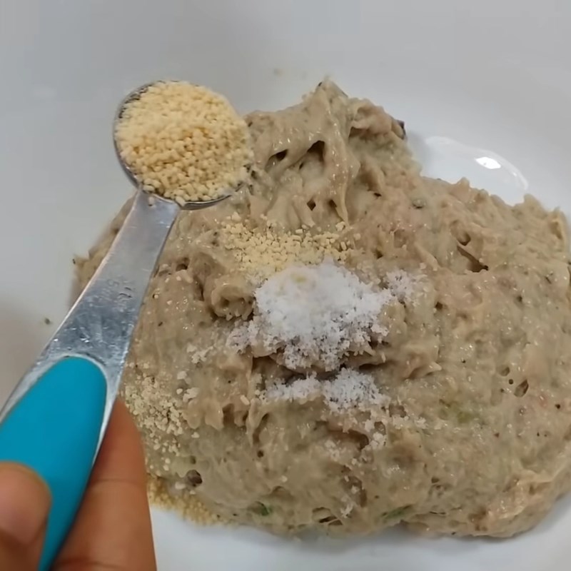 Bước 3 Trộn các nguyên liệu còn lại Chả trứng cơm tấm