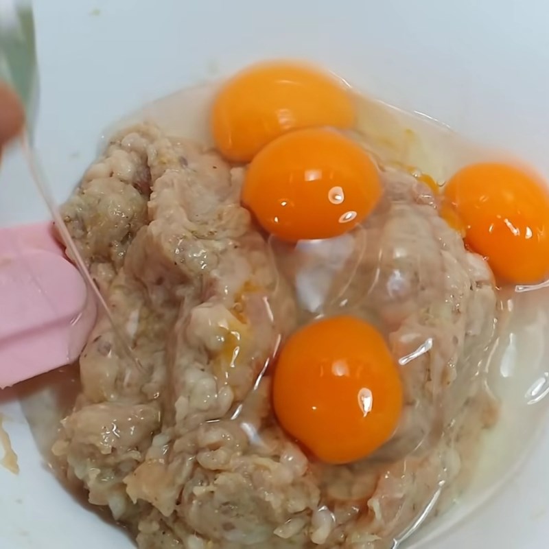 Bước 3 Trộn các nguyên liệu còn lại Chả trứng cơm tấm