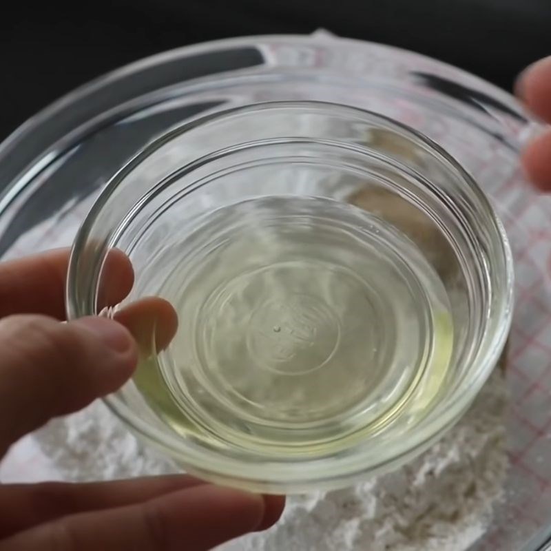 Bước 1 Trộn và pha bột làm bánh bao Bột bánh bao