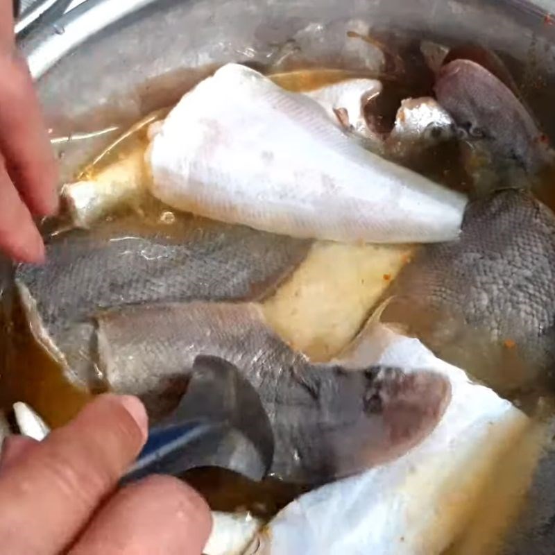 Bước 3 Ướp cá đù một nắng Khô cá đù một nắng