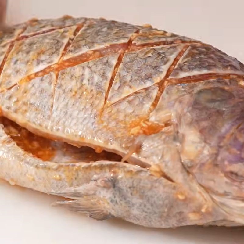 Bước 3 Ướp cá nướng giấy bạc đậm đà Ướp cá nướng ngon