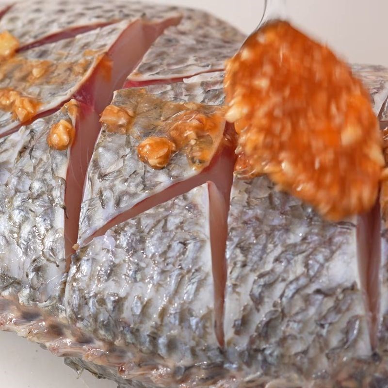 Bước 3 Ướp cá nướng giấy bạc đậm đà Ướp cá nướng ngon