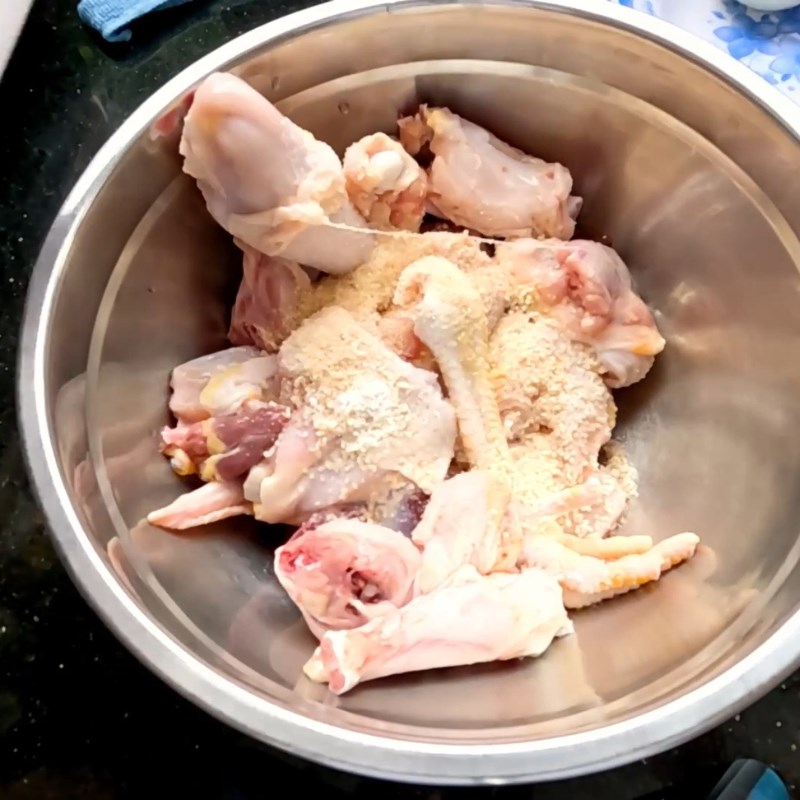 Bước 3 Ướp gà Gà hấp hèm