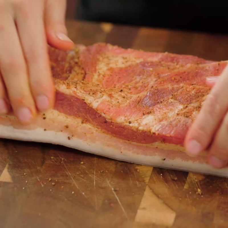 Bước 2 Ướp thịt ba chỉ Thịt lợn quay giòn bì