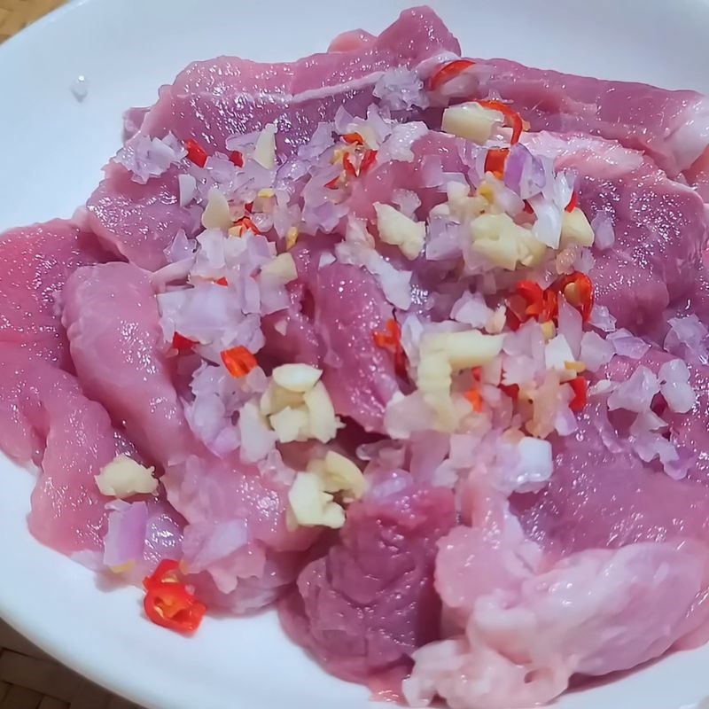 Bước 2 Ướp thịt cốt lết thơm lừng Ướp cốt lết chiên