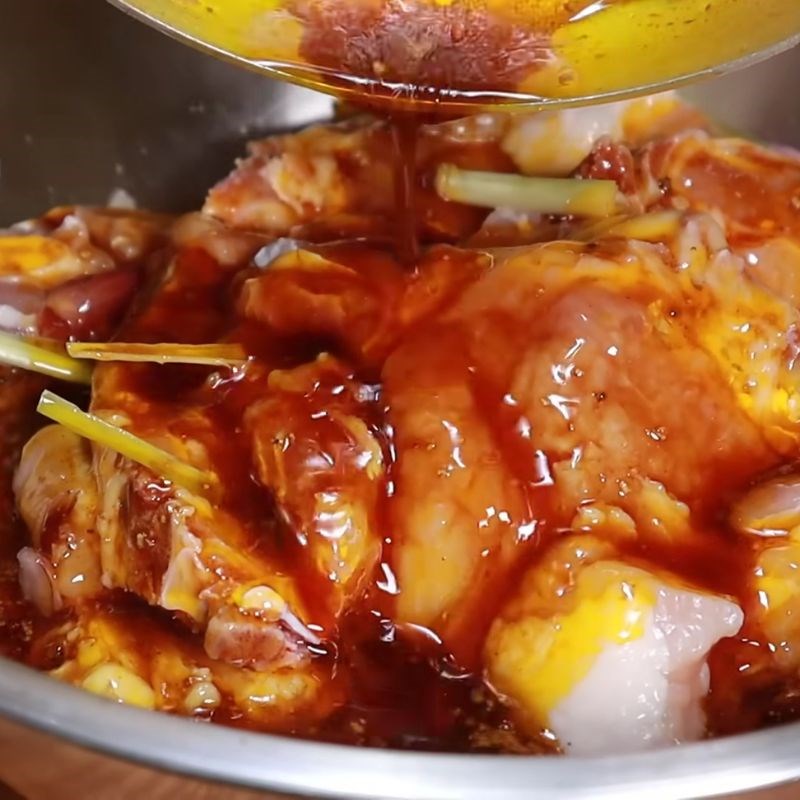 Bước 4 Ướp thịt nướng cơm tấm Ướp thịt nướng cơm tấm