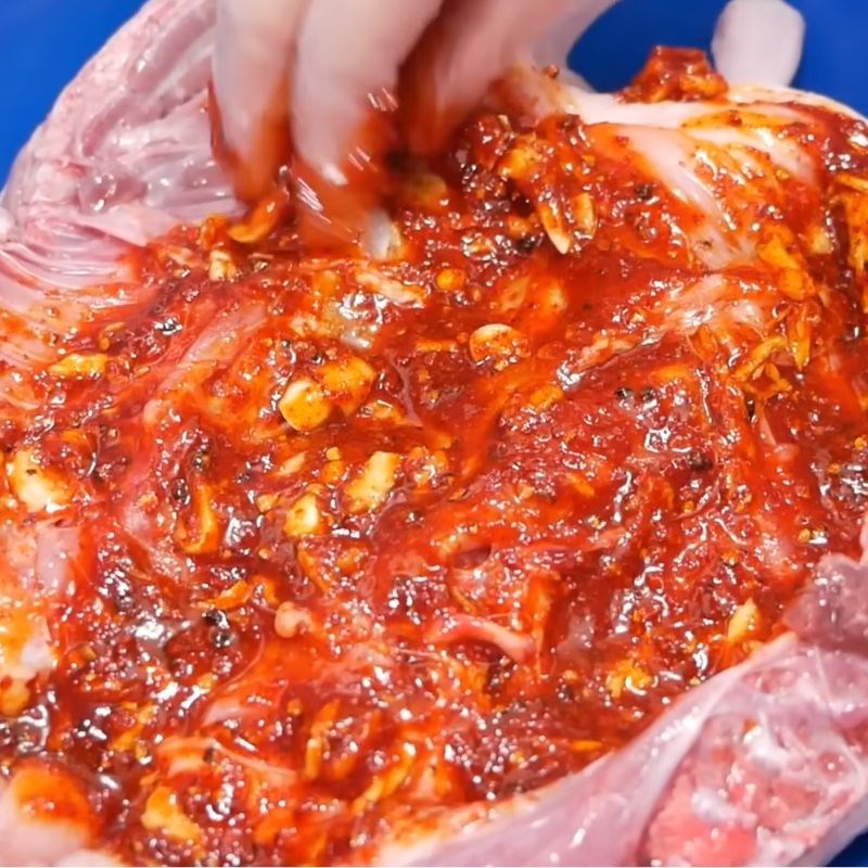 Bước 3 Ướp thịt vịt nướng thấm đều gia vị Ướp thịt vịt nướng