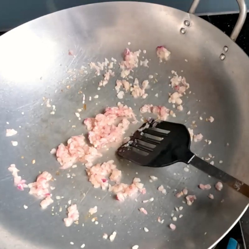 Bước 5 Xào gà cho dậy mùi Gà hấp hèm