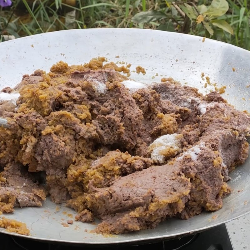 Bước 3 Xào mắm ruốc đậm đà Mắm ruốc xào sả ớt