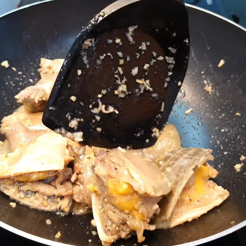 Bước 4 Xào sơ ba ba và nấu lẩu Lẩu ba ba nấu mẻ