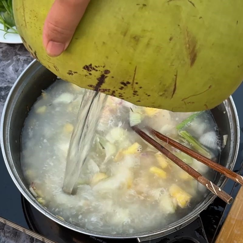 Bước 3 Xào thơm gia vị và nấu nước dùng lẩu Lẩu sách bò