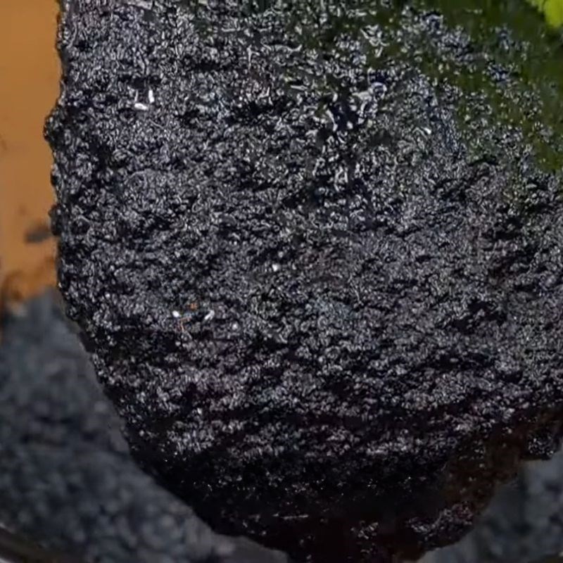 Bước 3 Xay mè thành bột mịn (Cách ép dầu mè) Dầu mè