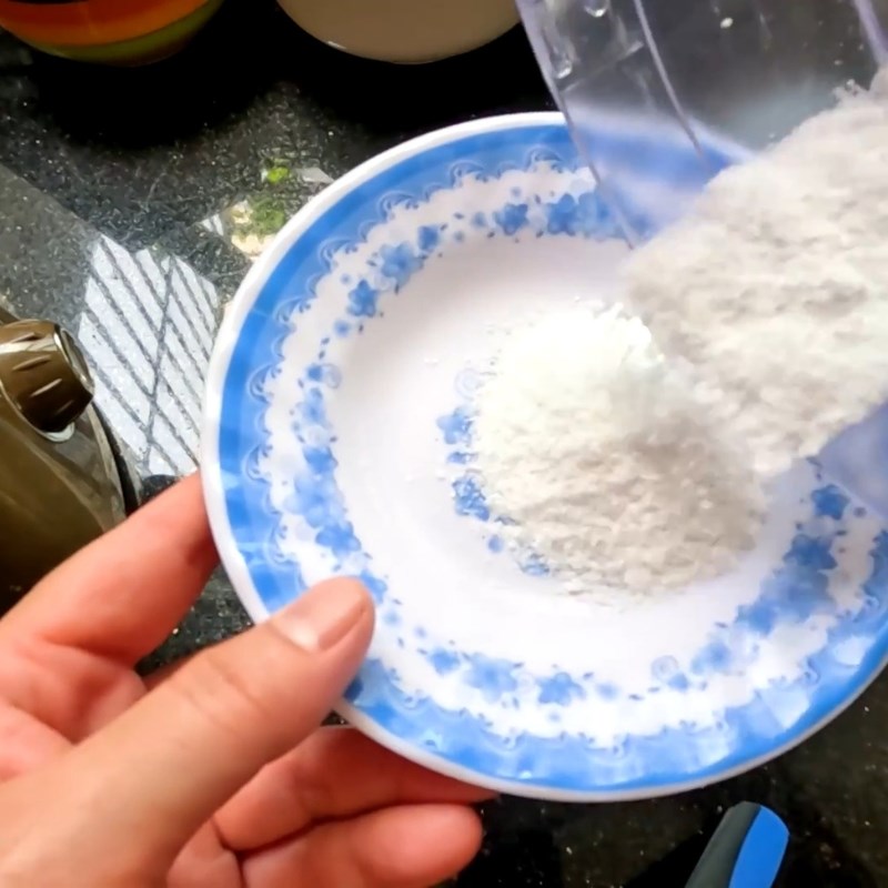 Bước 2 Xay nhuyễn bột ngọt và tiêu Muối tiêu chanh chấm gà