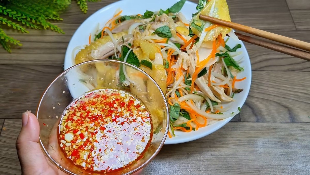 Nước mắm trộn gỏi gà cay chua ngọt