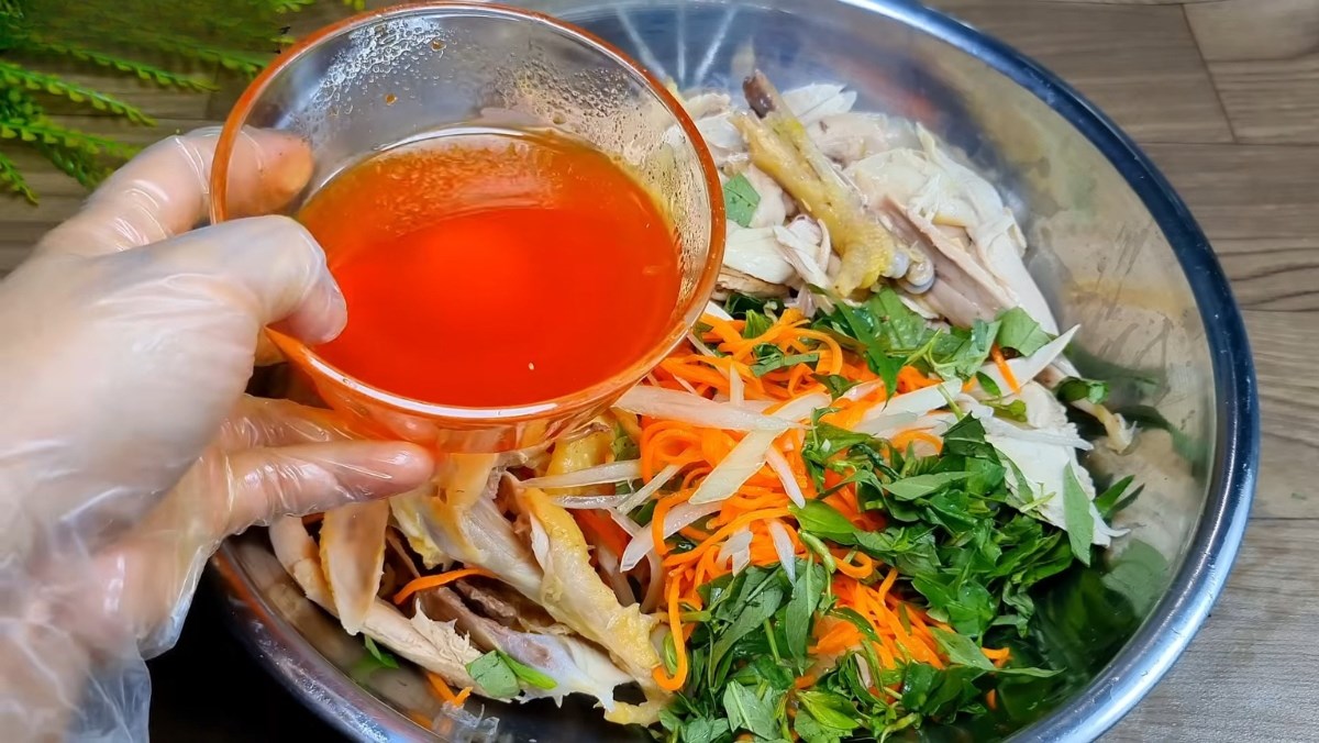 Nước mắm trộn gỏi gà không cay