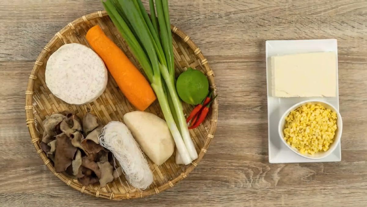 Nguyên liệu món ăn chả giò chay khoai môn đậu xanh