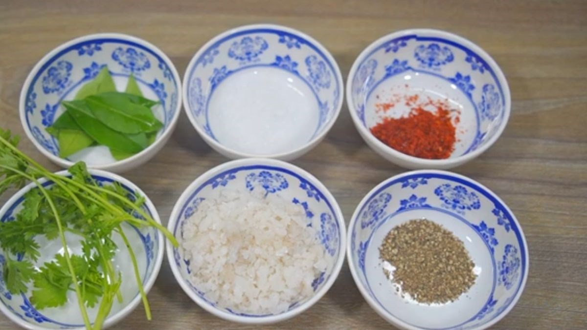 Nguyên liệu món ăn muối chấm gà luộc