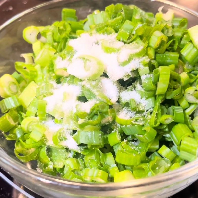 Bước 4 Làm mỡ hành và chuẩn bị topping Khoai mì xay nước cốt dừa