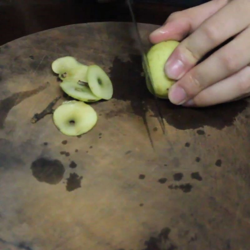 Bước 1 Sơ chế táo mèo Giấm táo mèo