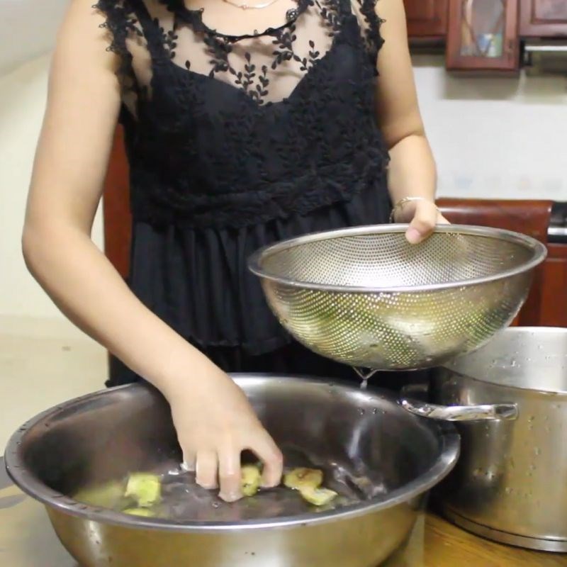 Bước 1 Sơ chế táo mèo Giấm táo mèo