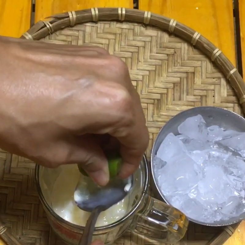 Bước 2 Trộn đều hỗn hợp yaourt dẻo Yaourt đá