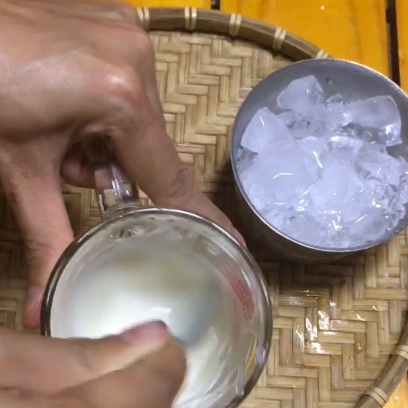 Bước 2 Trộn đều hỗn hợp yaourt dẻo Yaourt đá