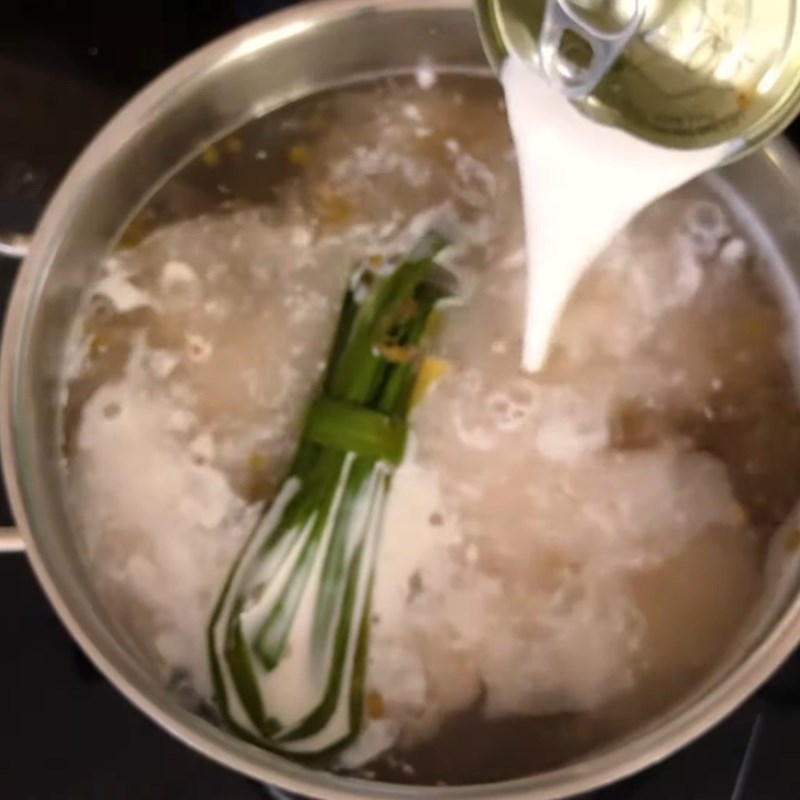 Bước 3 Nấu chè thập cẩm Chè thập cẩm truyền thống