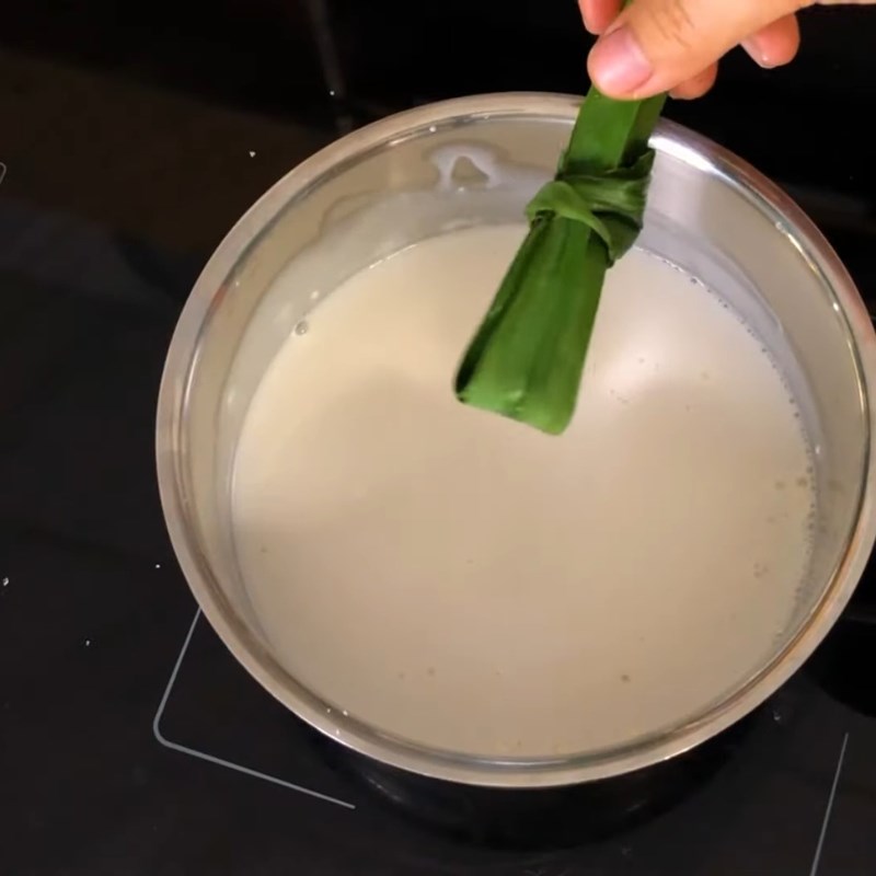 Bước 4 Nấu nước cốt dừa Chè thập cẩm truyền thống