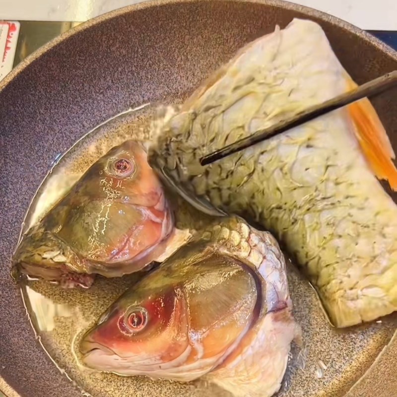 Bước 3 Áp chảo cá Canh cá dọc mùng mẻ