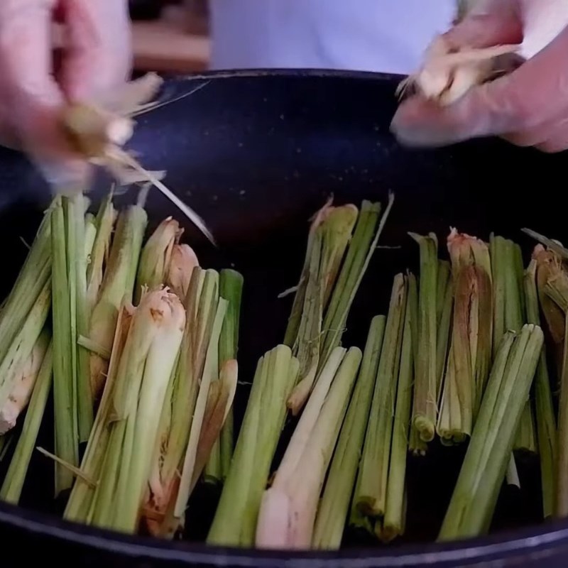 Bước 2 Áp chảo thịt chân giò ngon Nem chạo Ninh Bình