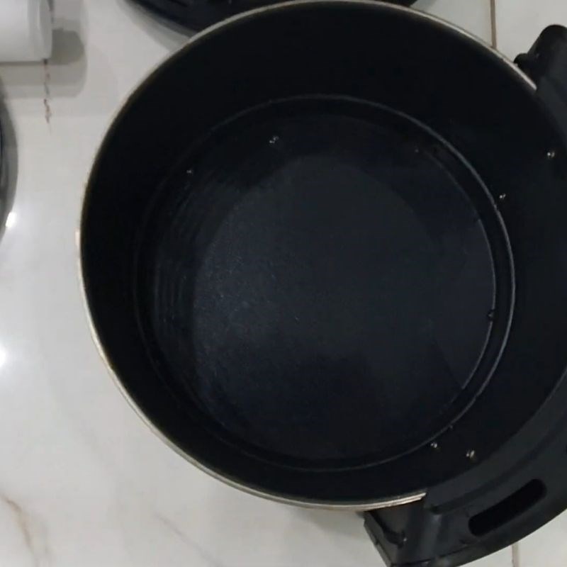 Bước 4 Cách nướng khoai lang mật bằng nồi chiên không dầu lần 1 Khoai lang mật nướng