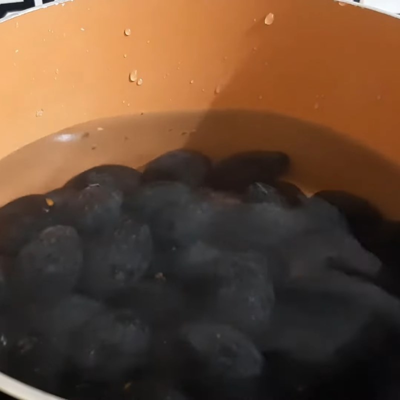 Bước 4 Công đoạn ỏm trám đen Om trám đen