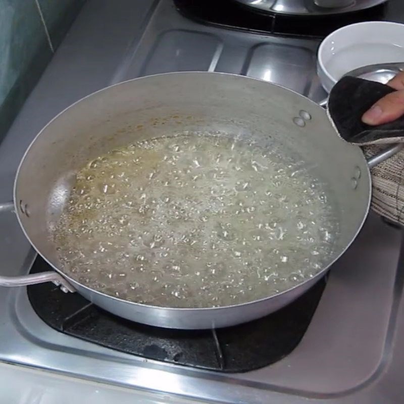 Bước 2 Cách thắng đường caramel không bị lại đường Caramen