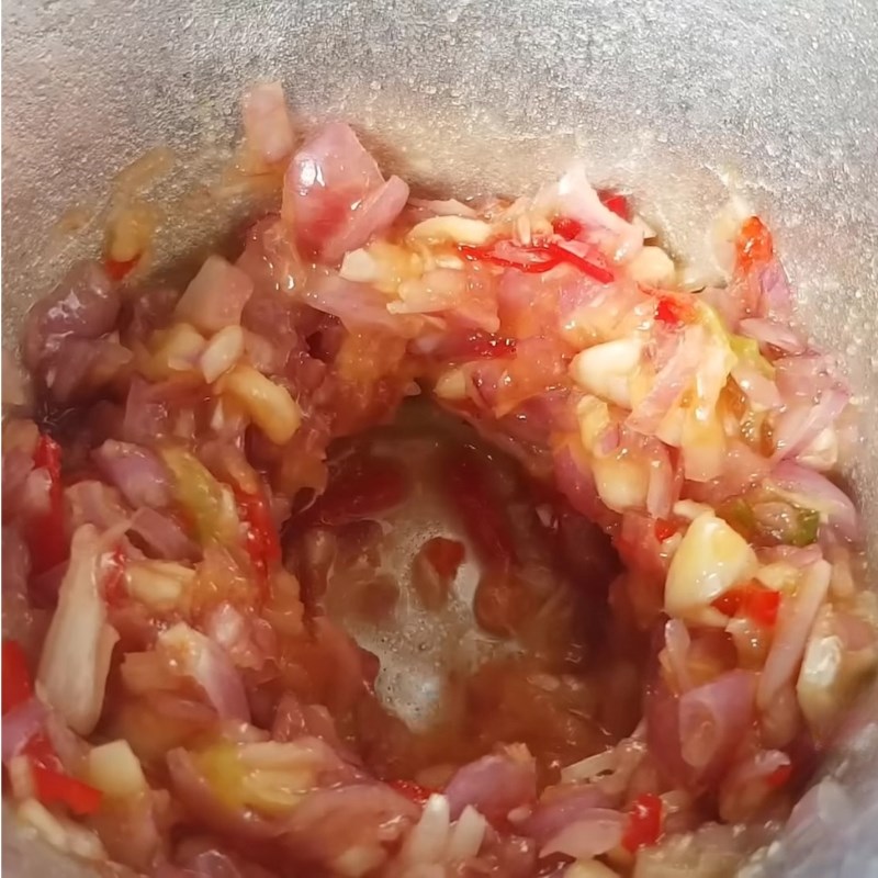 Bước 2 Cắt thịt và chuẩn bị gia vị ướp Thịt kho tôm