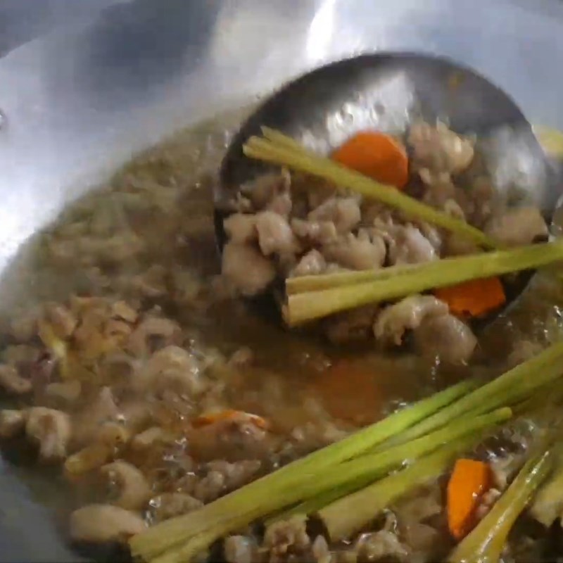 Bước 2 Chần sụn gà khử mùi Sụn gà rang muối Hong Kong