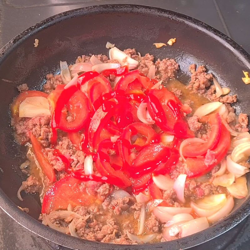 Bước 3 Chế biến món bò băm sốt cà chua thịt bò băm sốt cà chua