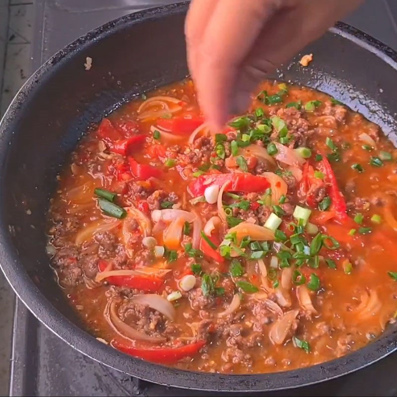 Bước 3 Chế biến món bò băm sốt cà chua thịt bò băm sốt cà chua